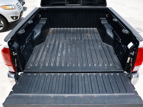 Used 2016 Toyota Tacoma SR5 w/ Towing Package RWD image 14