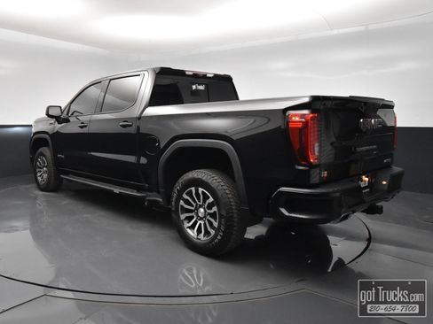Used 2023 GMC Sierra 1500 AT4 w/ Technology Package AWD/4WD image 5