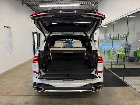 Used 2024 BMW X7 xDrive40i w/ Executive Package image 19