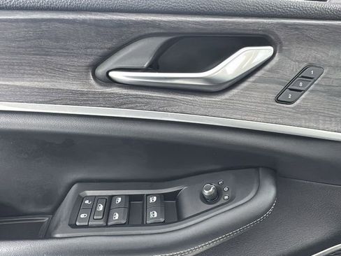 Used 2022 Jeep Grand Cherokee Limited 4xe image 21