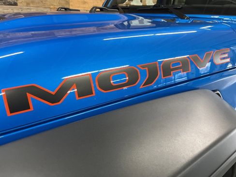 Used 2023 Jeep Gladiator Mojave image 11