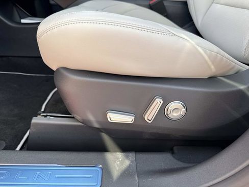New 2026 Lincoln Nautilus Premier w/ Equipment Group 102A AWD/4WD image 11