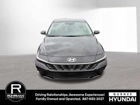 New 2026 Hyundai Elantra Limited FWD image 3