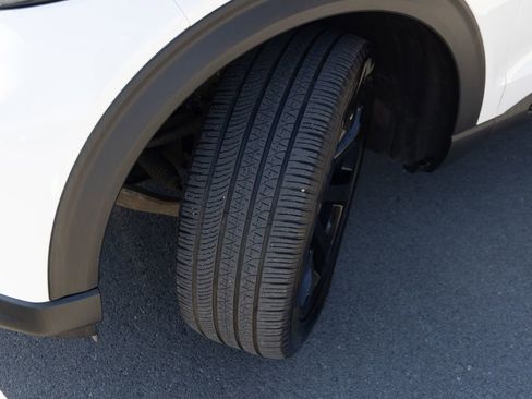 Used 2023 Ford Explorer ST-Line w/ Class IV Trailer Tow Package image 8