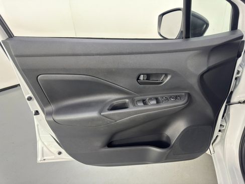 Used 2021 Nissan Versa S image 34