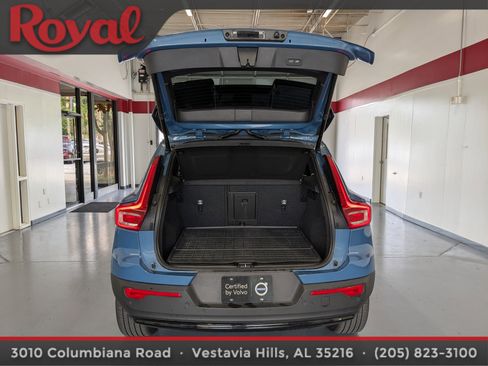 Certified 2024 Volvo XC40 B5 Plus image 12