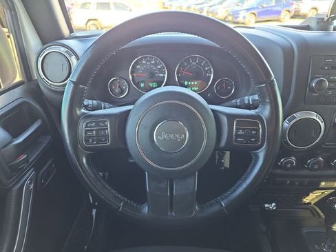 Used 2018 Jeep Wrangler Rubicon w/ Power Convenience Group AWD/4WD image 18