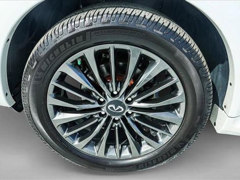 Used 2023 INFINITI QX80 Sensory w/ Cargo Package AWD/4WD image 9