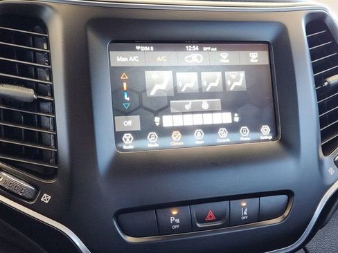 Used 2021 Jeep Cherokee Latitude Lux w/ Sun & Sound Group image 22