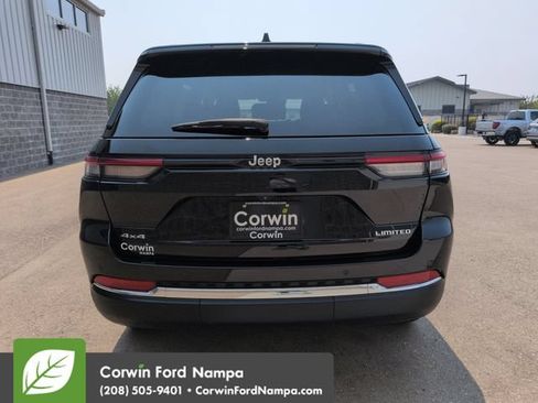 Used 2023 Jeep Grand Cherokee Limited AWD/4WD image 4