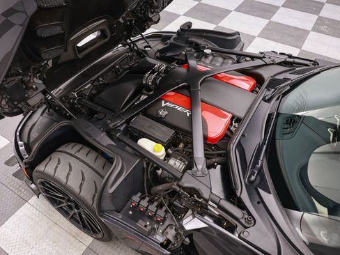 Used 2017 Dodge Viper ACR w/ Extreme Aero Package RWD image 3