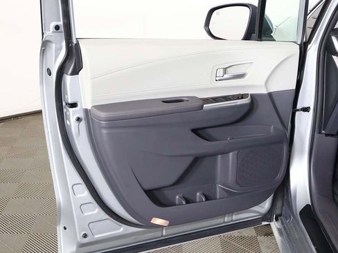 Used 2023 Toyota Sienna XLE w/ XLE Plus Package image 26