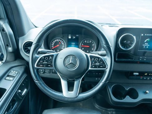 Used 2019 Mercedes-Benz Sprinter 4x4 144 image 28