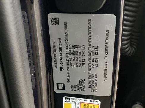 Used 2024 GMC Yukon Denali w/ Advanced Technology Package image 28