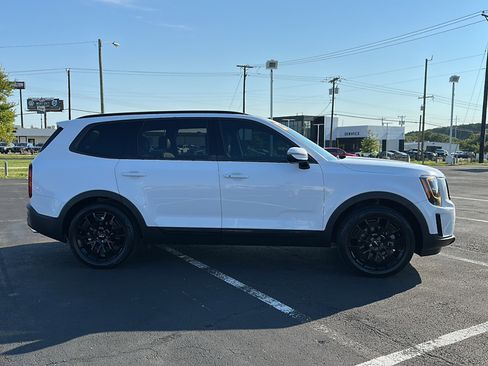 Used 2022 Kia Telluride SX w/ SX Prestige Package image 9