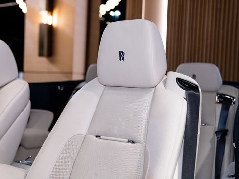Used 2019 Rolls-Royce Dawn image 12
