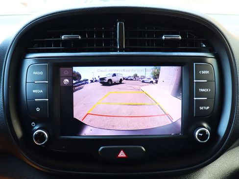 Used 2022 Kia Soul LX FWD image 47