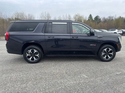 Used 2025 GMC Yukon XL AT4 AWD/4WD image 7
