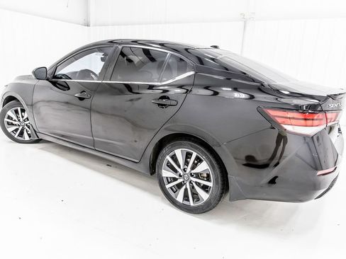 Used 2021 Nissan Sentra SV w/ SV Premium Package FWD image 4