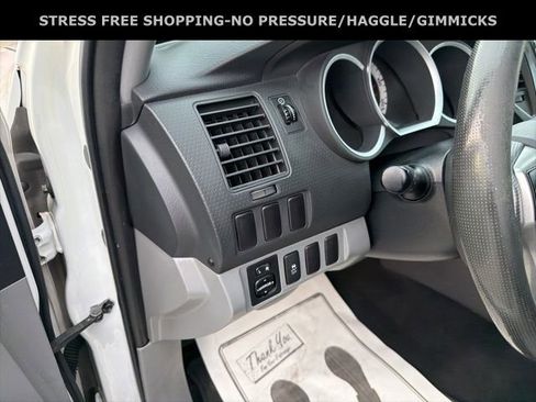 Used 2014 Toyota Tacoma PreRunner w/ Convenience Package image 16