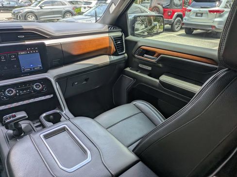 Used 2022 GMC Sierra 1500 Denali RWD image 16