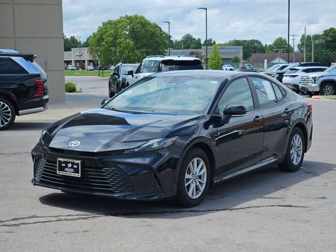Used 2025 Toyota Camry LE FWD image 2