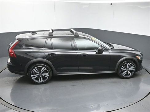 Used 2023 Volvo V60 B5 Cross Country Plus w/ Climate Package AWD/4WD image 48