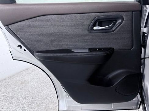 Used 2022 Nissan Rogue SV FWD image 23