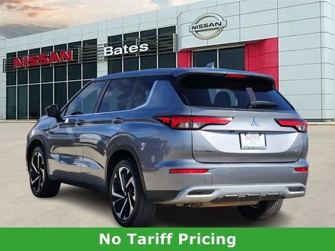 Used 2022 Mitsubishi Outlander SE image 5