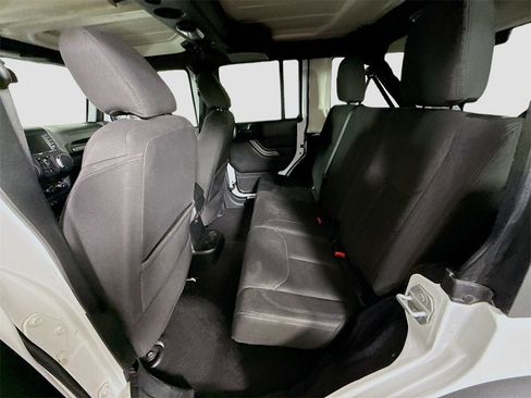Used 2018 Jeep Wrangler Unlimited Sport S image 12