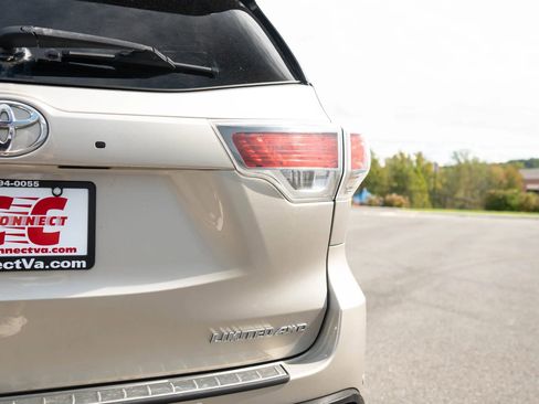 Used 2014 Toyota Highlander Limited image 10
