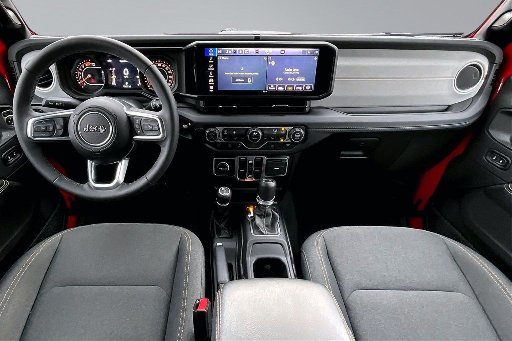 Used 2026 Jeep Wrangler Unlimited Sahara AWD/4WD image 9