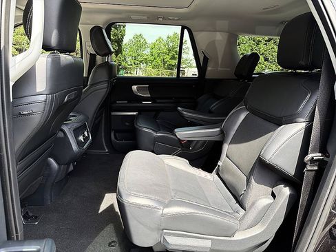 Used 2025 Ford Expedition Max Platinum AWD/4WD image 12