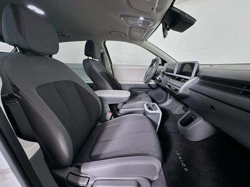 Used 2024 Hyundai Ioniq 5 SEL image 31