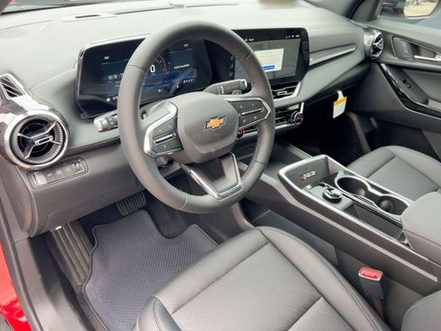 New 2026 Chevrolet Equinox LT w/ Convenience Package II AWD/4WD image 4