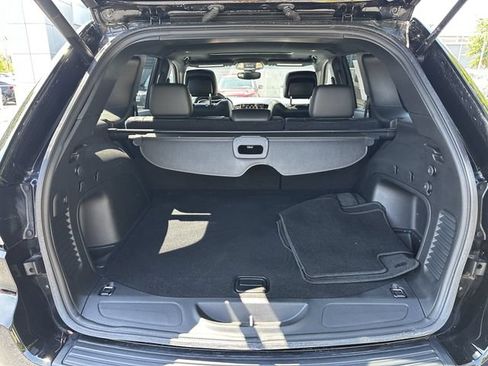 Used 2022 Jeep Grand Cherokee Laredo X AWD/4WD image 43