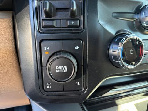 New 2026 Ford F250 Lariat w/ Chrome Package image 24