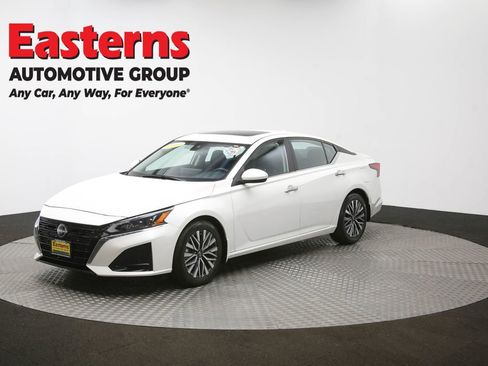 Used 2024 Nissan Altima 2.5 SV w/ SV Premium Package image 56