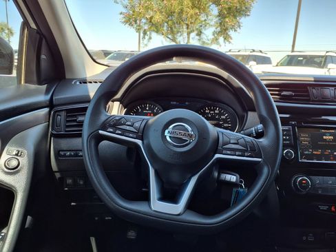 Used 2020 Nissan Rogue Sport S FWD image 19