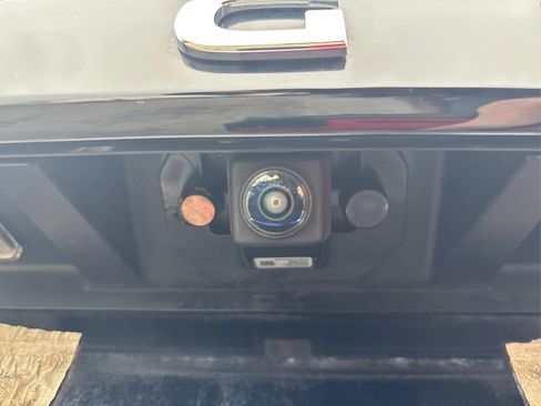 Used 2021 Nissan Rogue SV w/ Premium Package image 16