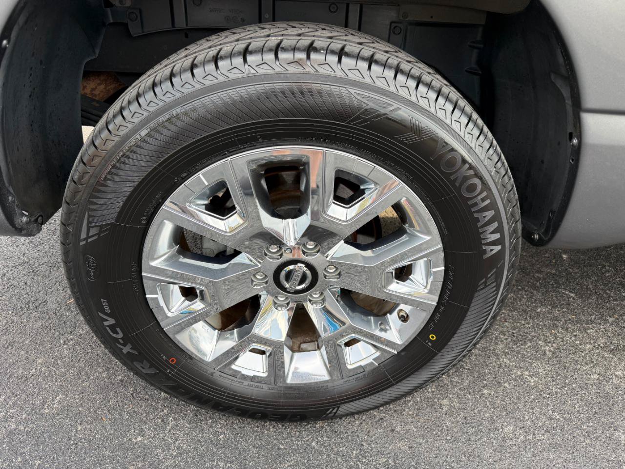 Used 2020 Nissan Titan SV w/ SV Convenience Package AWD/4WD image 17