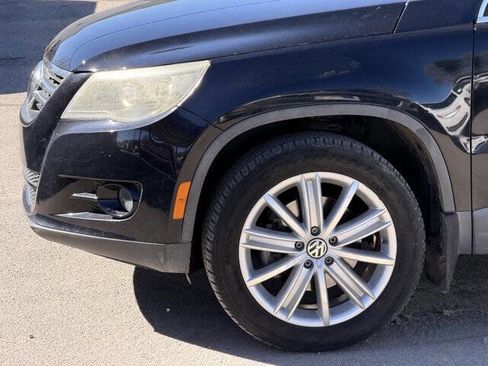 Used 2011 Volkswagen Tiguan S image 11