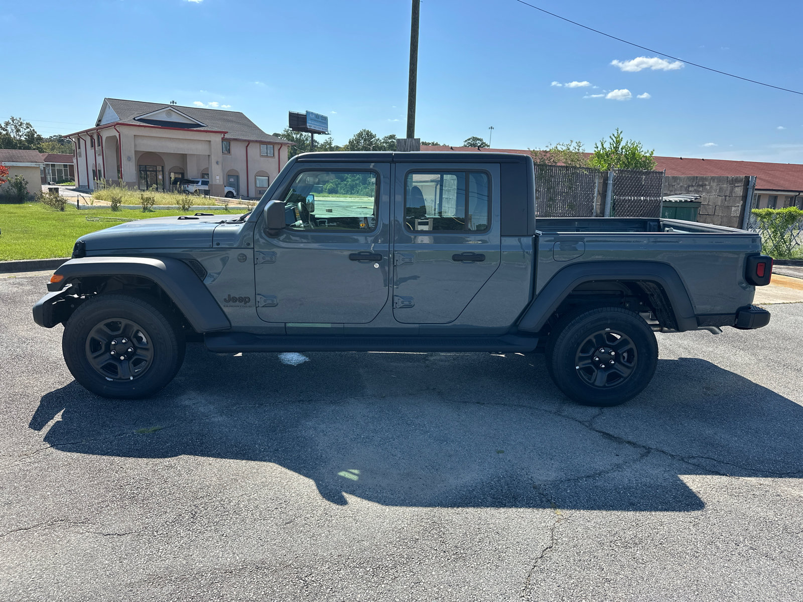 New 2026 Jeep Gladiator Sport AWD/4WD image 9