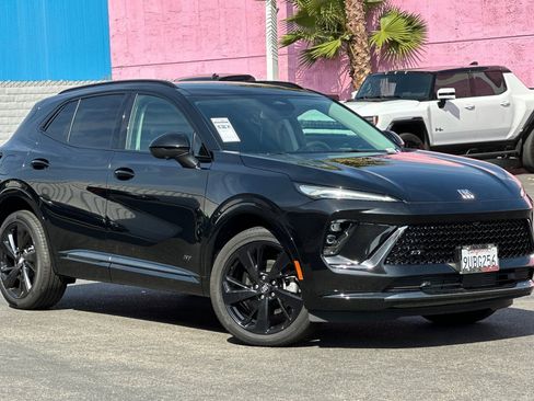 Used 2025 Buick Envision Sport Touring image 2