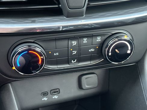 New 2026 Buick Encore GX Preferred image 17