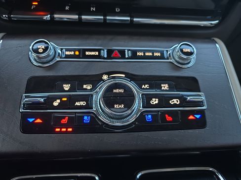 Used 2022 Lincoln Aviator Reserve w/ Elements Package Plus image 29