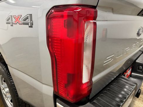 Used 2024 Ford F250 XL w/ XL Driver Assist Package AWD/4WD image 7