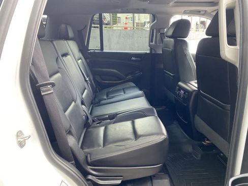 Used 2019 GMC Yukon SLT w/ Open Road Package AWD/4WD image 17