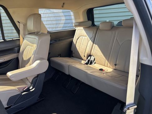 Used 2022 Ford Expedition Limited image 29