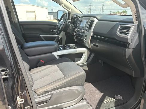 Used 2017 Nissan Titan SV AWD/4WD image 31